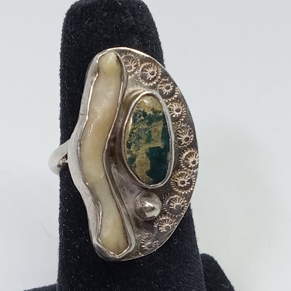 Jewelry - * vintage 925 ring signed KM Navajo green Royston Turquoise & White Coral sz 9